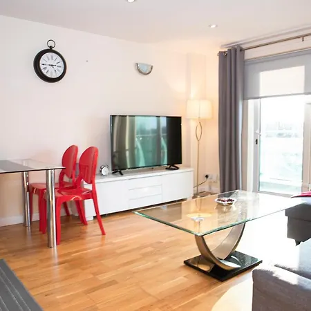 Tranquil Apartment With Stunning Views Enfield Exterior photo
