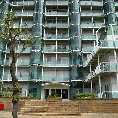 Tranquil Apartment With Stunning Views Enfield Exterior photo