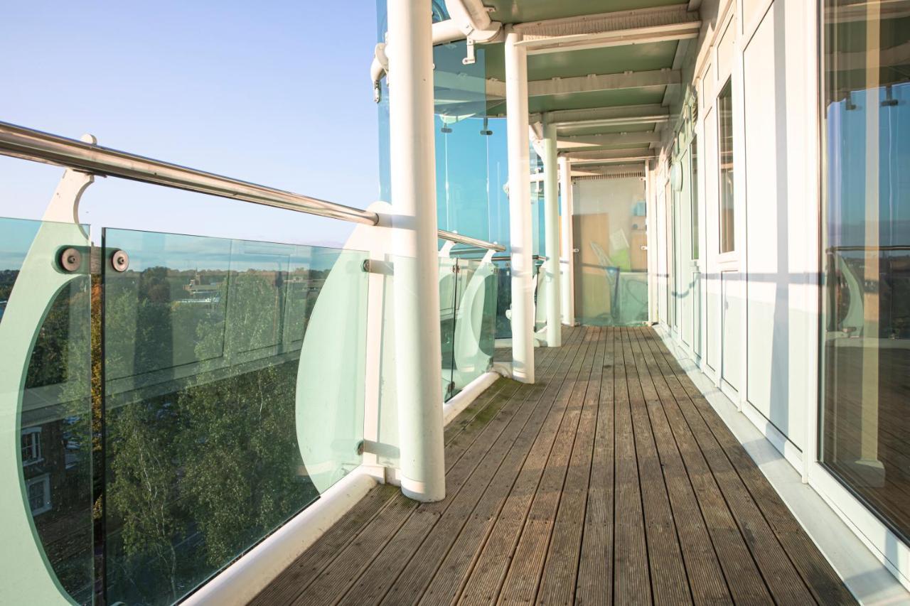Tranquil With Stunning Views Apartment *