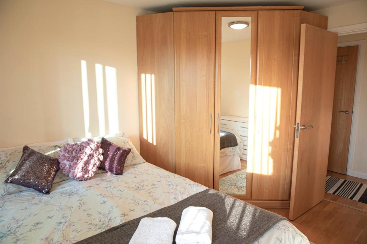 Tranquil With Stunning Views Apartment Enfield